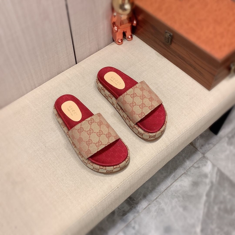 G*u*i slippers